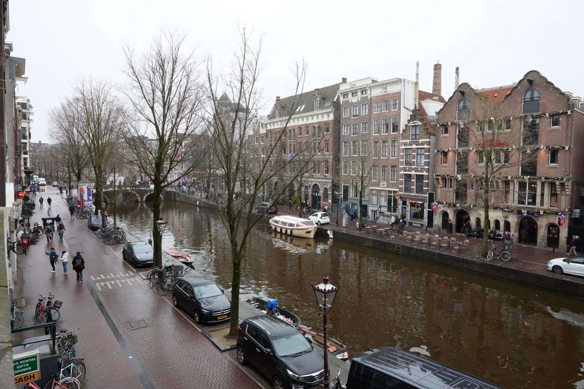 Redlight Canalview Centre Apartment *